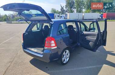 Минивэн Opel Zafira 2008 в 