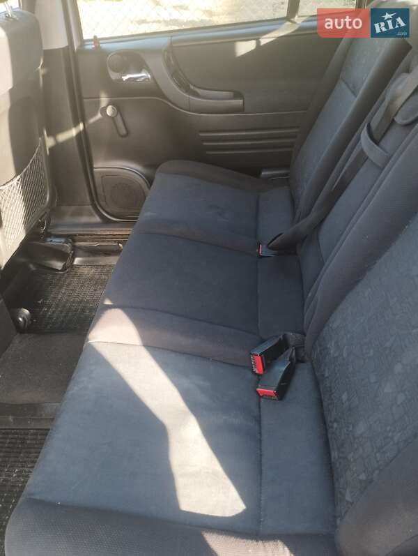Минивэн Opel Zafira 2002 в Долине