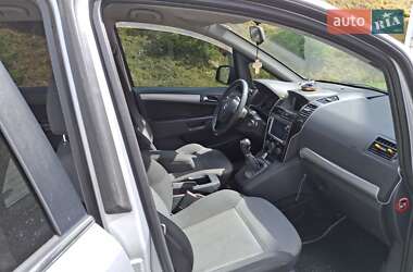 Минивэн Opel Zafira 2011 в 