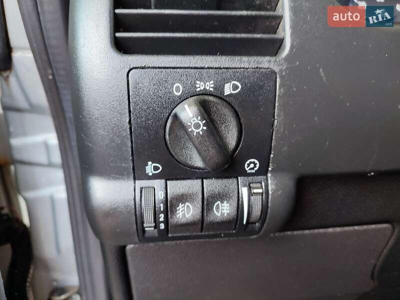 Мінівен Opel Zafira 2003 в Рівному