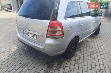 Минивэн Opel Zafira 2010 в 