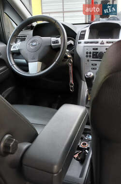 Мінівен Opel Zafira 2012 в 