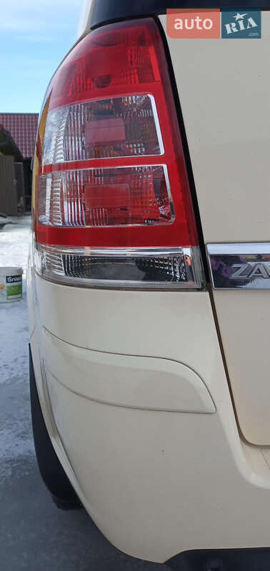Минивэн Opel Zafira 2012 в Кременце
