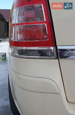 Мінівен Opel Zafira 2012 в 