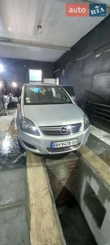 Opel Zafira 2010