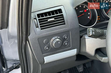 Мінівен Opel Zafira 2006 в 