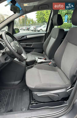Минивэн Opel Zafira 2009 в 