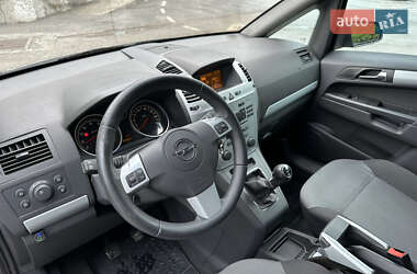 Минивэн Opel Zafira 2009 в 