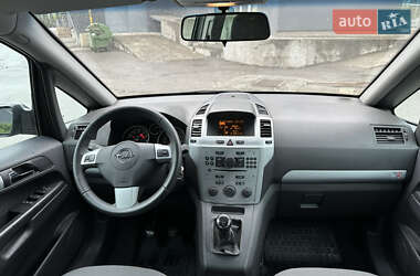 Минивэн Opel Zafira 2009 в 