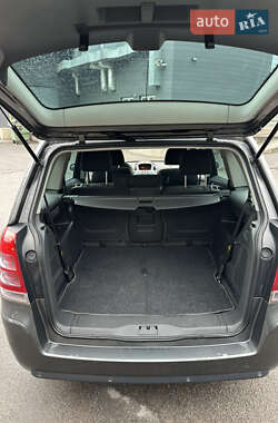 Минивэн Opel Zafira 2009 в 