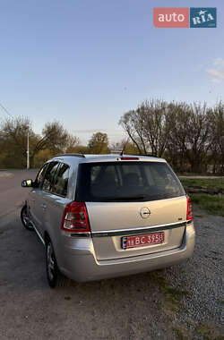 Минивэн Opel Zafira 2012 в 