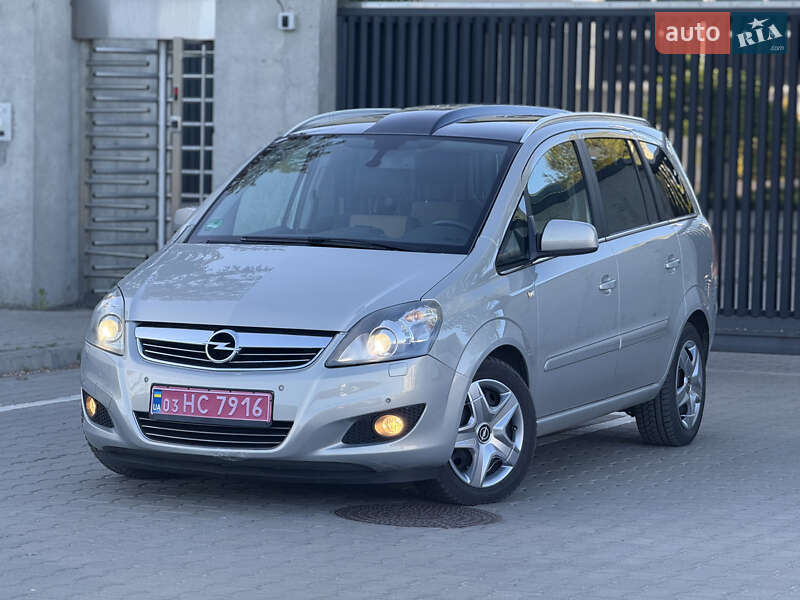 Мінівен Opel Zafira 2010 в Луцьку
