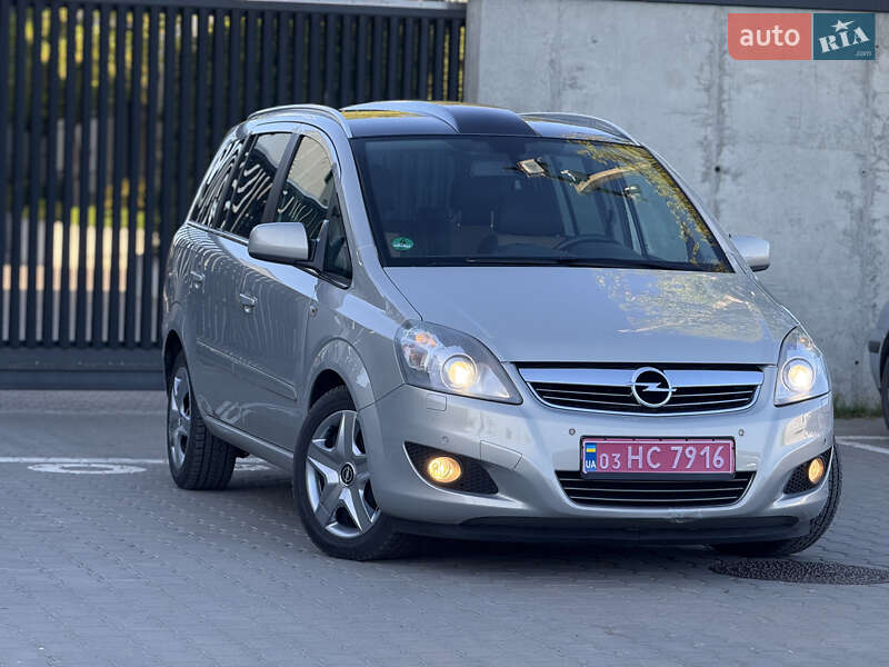 Мінівен Opel Zafira 2010 в Луцьку