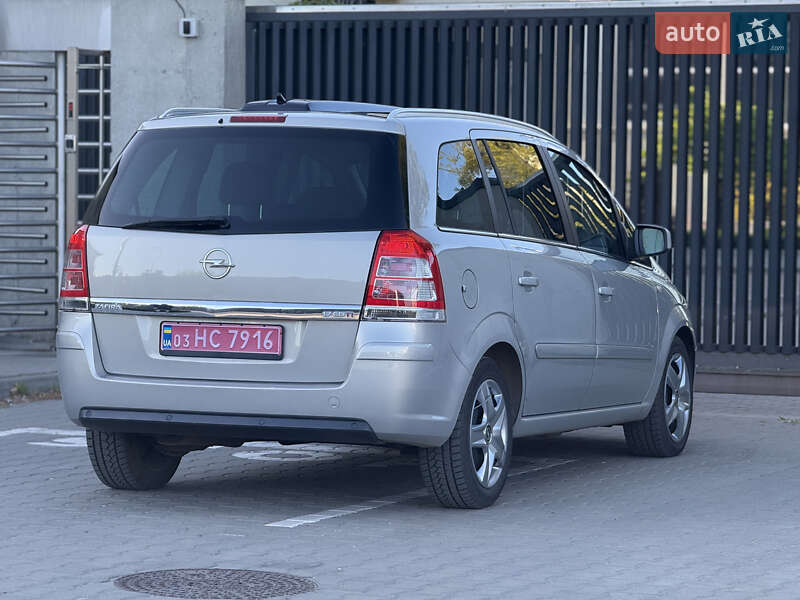 Мінівен Opel Zafira 2010 в Луцьку