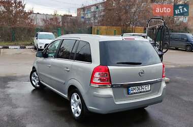 Минивэн Opel Zafira 2010 в 
