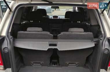 Минивэн Opel Zafira 2010 в 