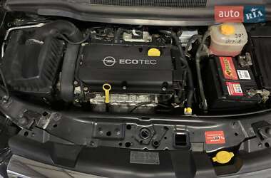 Мінівен Opel Zafira 2011 в 