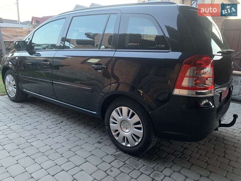 Минивэн Opel Zafira 2011 в Виннице