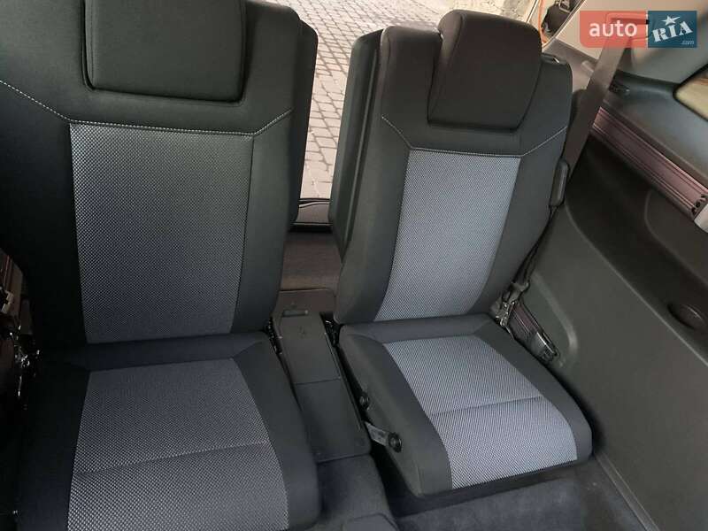 Минивэн Opel Zafira 2011 в Виннице