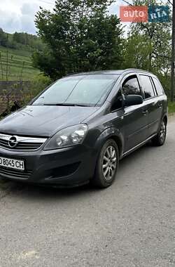 Минивэн Opel Zafira 2011 в Воловце