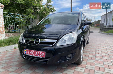 Минивэн Opel Zafira 2008 в Хороле