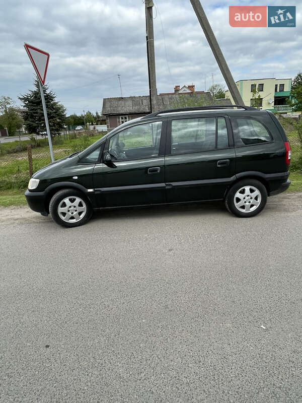 Минивэн Opel Zafira 2003 в Самборе