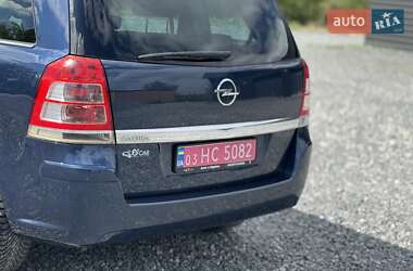 Минивэн Opel Zafira 2011 в 