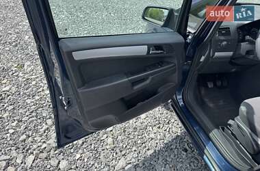 Минивэн Opel Zafira 2011 в 