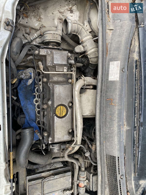 Мінівен Opel Zafira 2003 в Львові