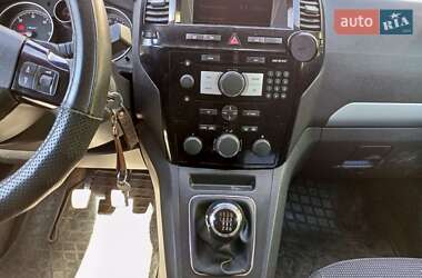 Минивэн Opel Zafira 2009 в 