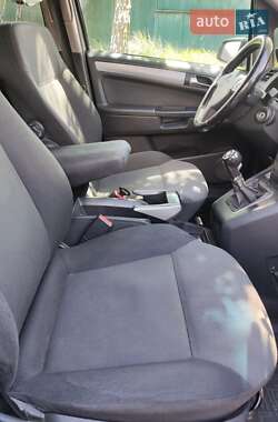 Минивэн Opel Zafira 2007 в 