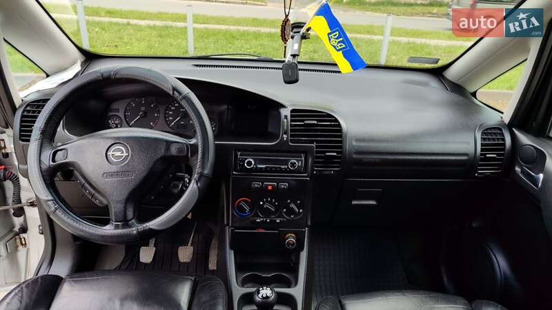 Минивэн Opel Zafira 2001 в Владимире