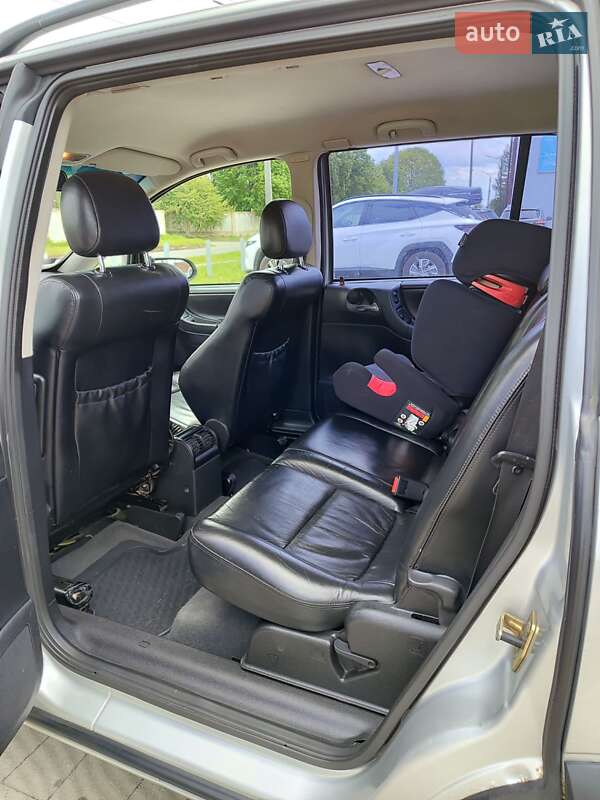 Минивэн Opel Zafira 2001 в Владимире