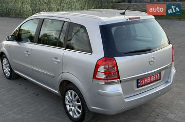 Минивэн Opel Zafira 2008 в 