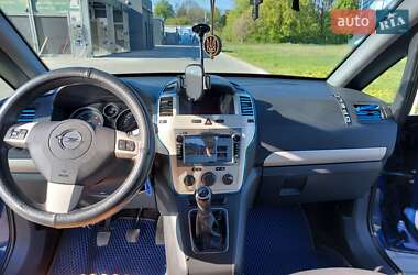 Минивэн Opel Zafira 2008 в 
