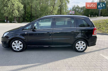 Минивэн Opel Zafira 2010 в 