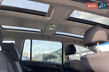 Минивэн Opel Zafira 2010 в 