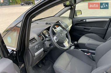 Минивэн Opel Zafira 2010 в 