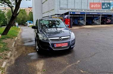 Минивэн Opel Zafira 2010 в 