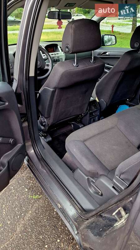 Минивэн Opel Zafira 2010 в Запорожье