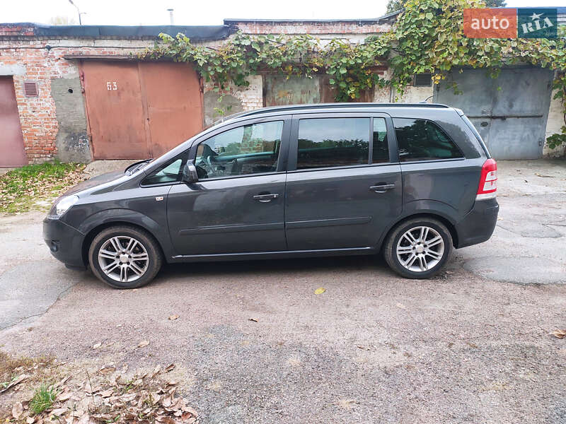 Мінівен Opel Zafira 2014 в Чернігові