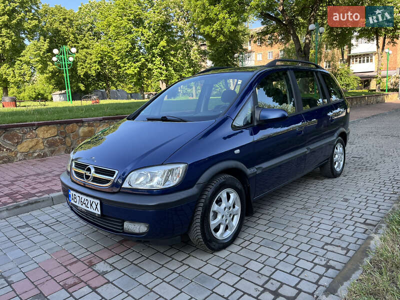 Минивэн Opel Zafira 2004 в Могилев-Подольске
