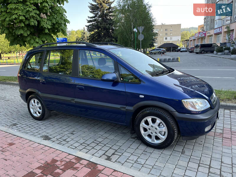 Минивэн Opel Zafira 2004 в Могилев-Подольске