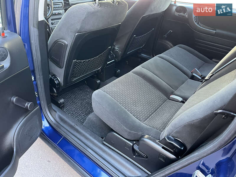 Минивэн Opel Zafira 2004 в Могилев-Подольске
