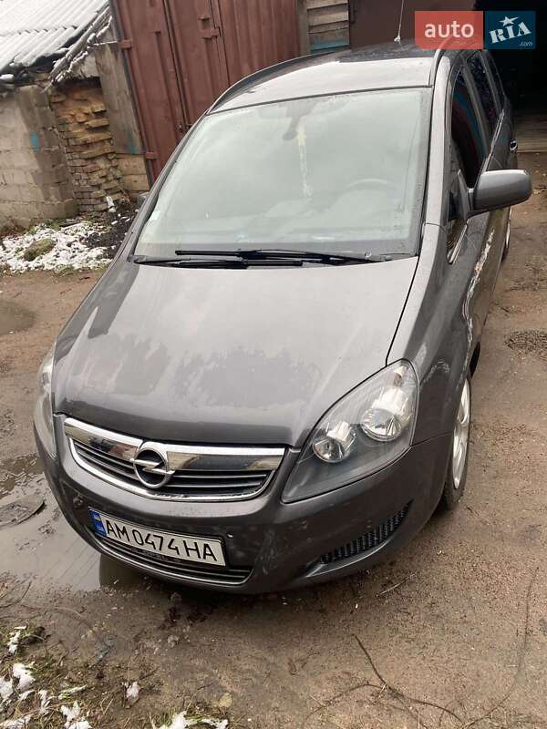 Минивэн Opel Zafira 2011 в 