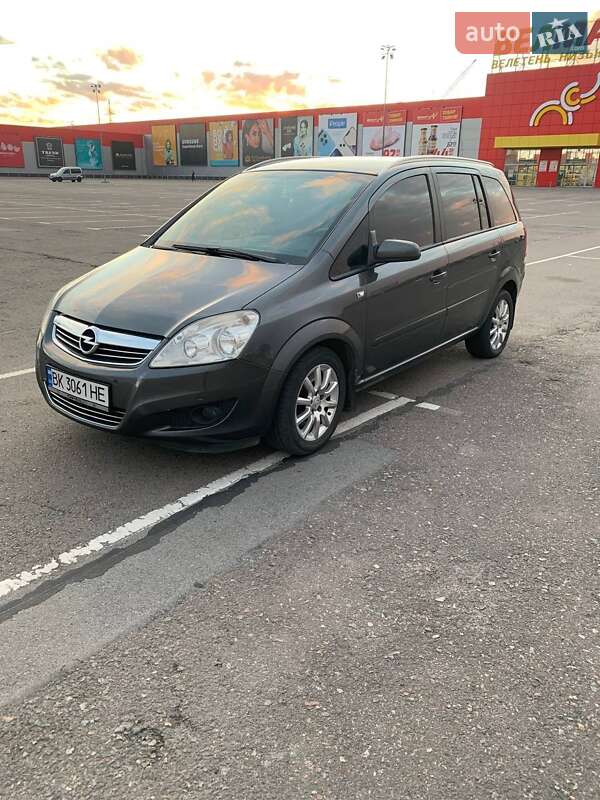 Мінівен Opel Zafira 2009 в Рівному