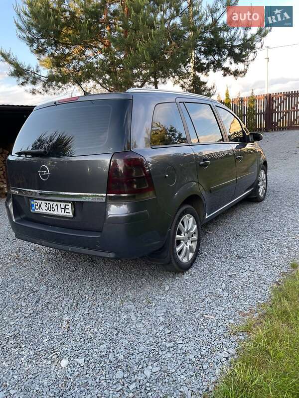 Мінівен Opel Zafira 2009 в Рівному