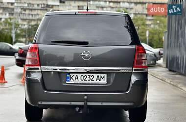 Минивэн Opel Zafira 2011 в 