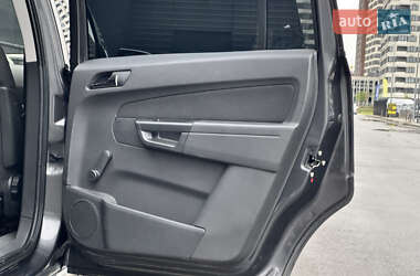 Минивэн Opel Zafira 2011 в 