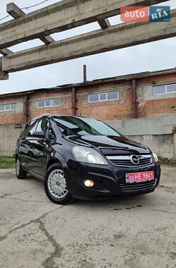 Минивэн Opel Zafira 2010 в 